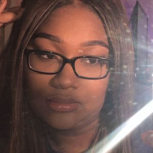 Meet your Posher, Joi